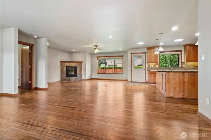 Open, airy and light floorplan with stunning hardwood floors. Open, airy and light floorplan with stunning hardwood floors.