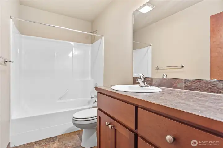 Full bath. Full bath.