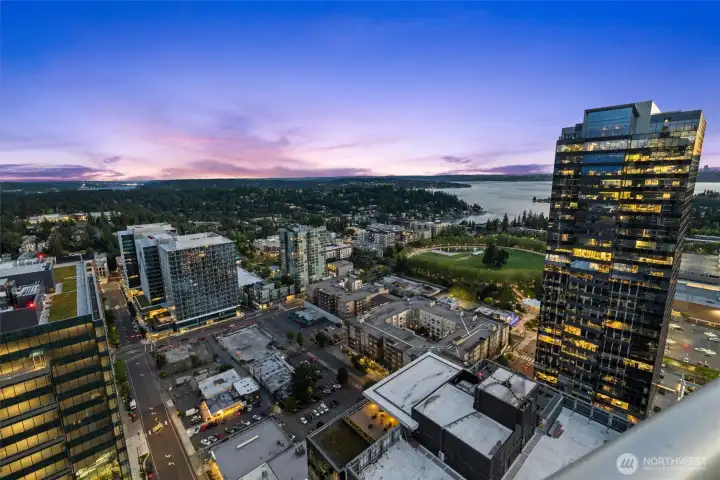 The Bellevue Downtown Park is just a block away. The Bellevue Downtown Park is just a block away.