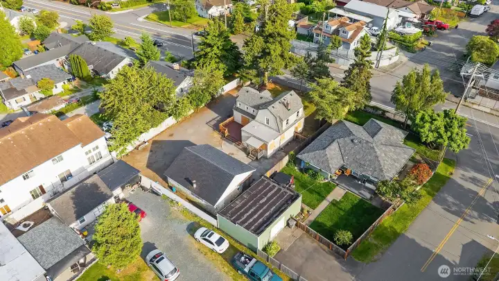 Well sited between two well maintained single family residences on Madison Street. Well sited between two well maintained single family residences on Madison Street.