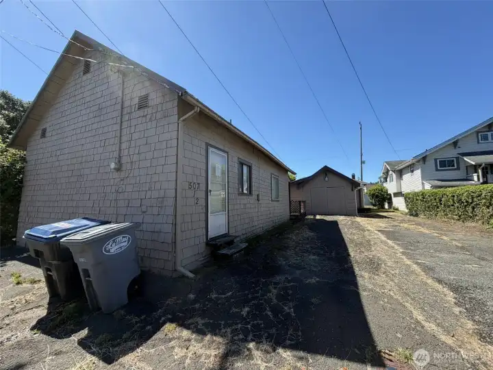 1 Bedroom, 1 Bathroom 1 Bedroom, 1 Bathroom