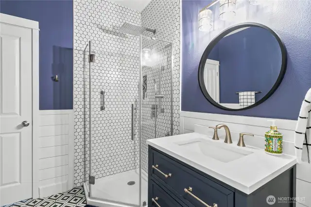jack & Jill 3/4 bath