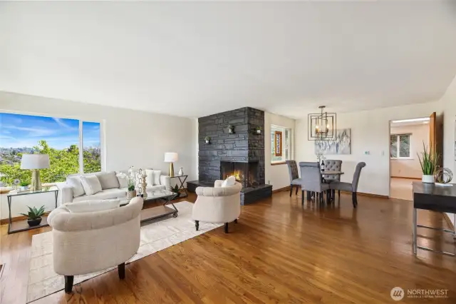 Spacious living and dining area