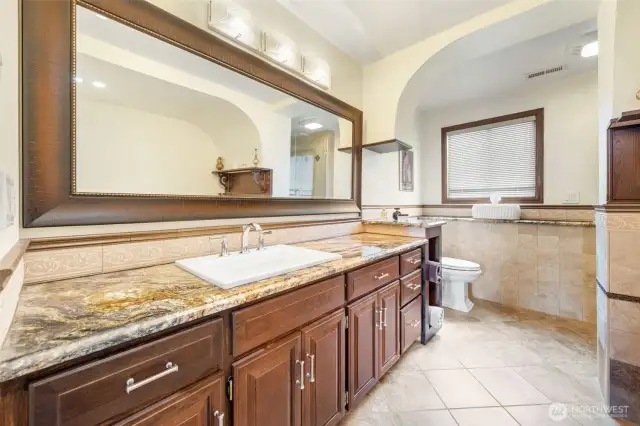 Second primary bathroom.