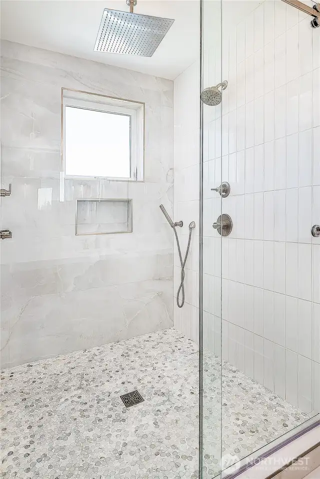 Upper Level Primary Bedroom En-suite