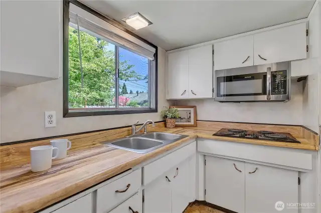 Stainless steel, cooktop and built-in microwave