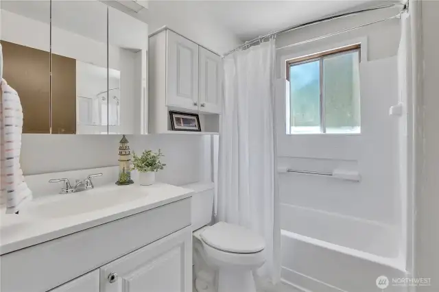 Bright, updated full bath