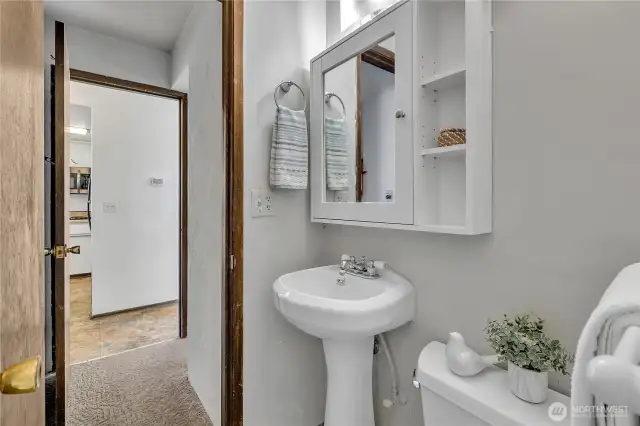 1/2 Bath