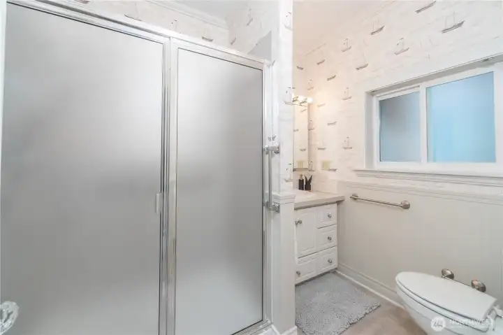 Upstairs 3/4 hall bath