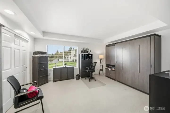 Guest bedroom with Murphy bed.