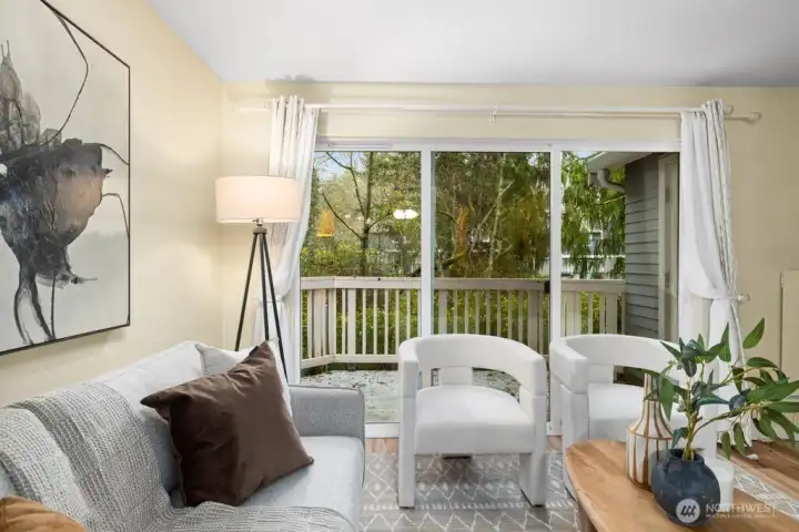 Cozy Living room with Fireplace