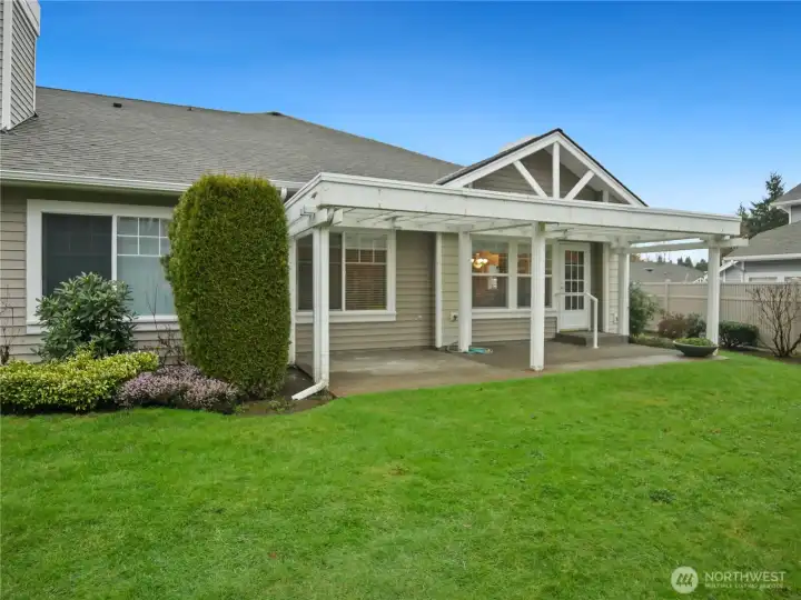 No yard work here- it's taken care of by the HOA.