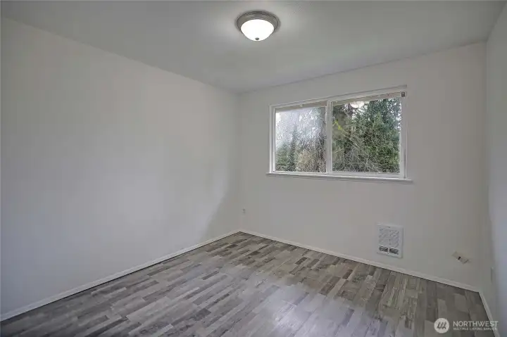 Second bedroom.