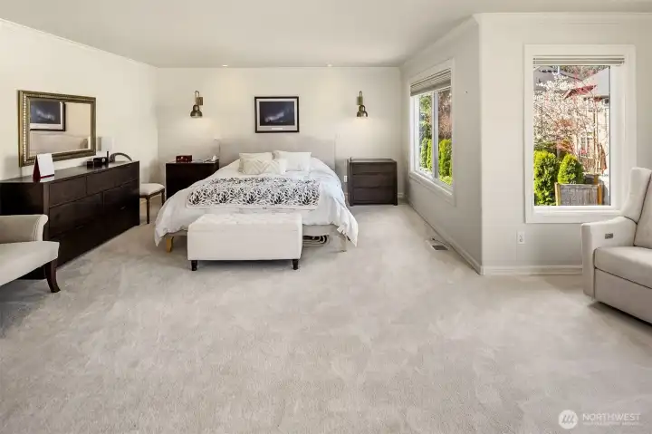Huge Primary Bedroom Suite w/ Sitting Area & Views into the backyard