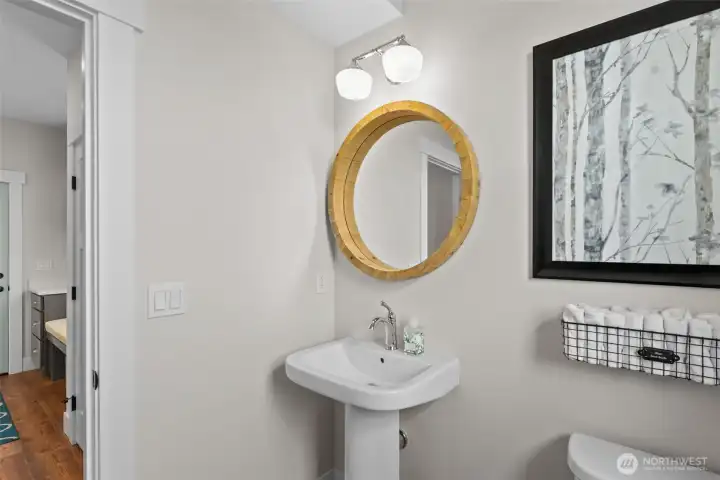 1/2 bath off the pantry