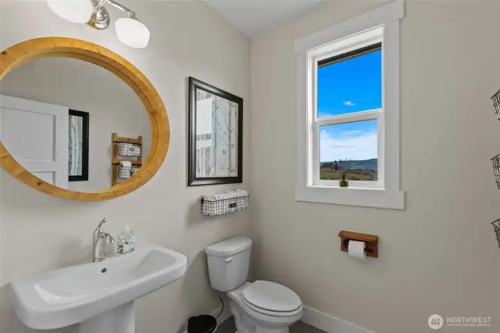 1/2 bath off the pantry