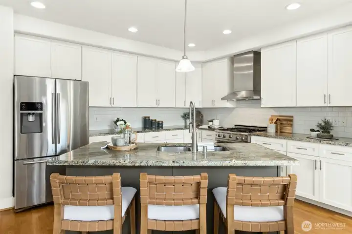 Kitchen island, Wolf range, stainless ...