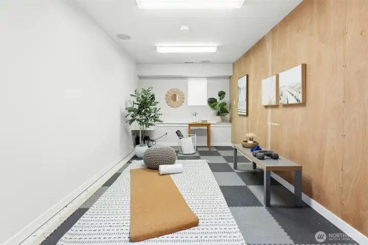 The work room. See sink by that plant. Sellers had tool shelves right and left.