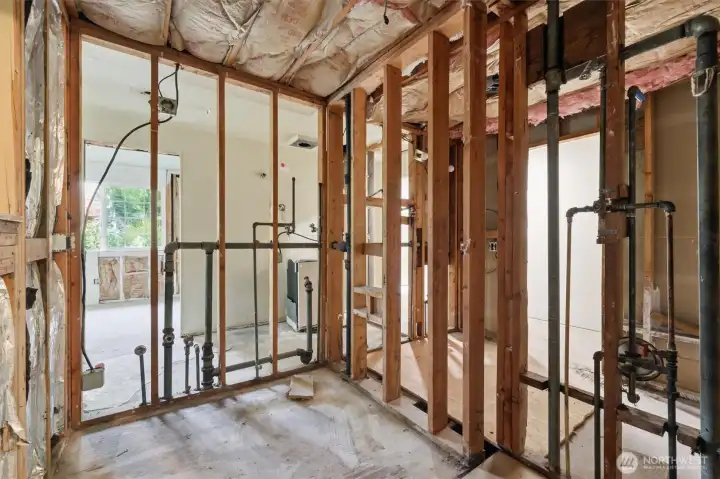 Current hallway bathroom.