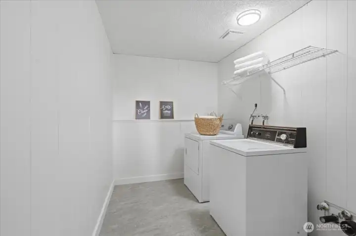 Lower level: Laundry room