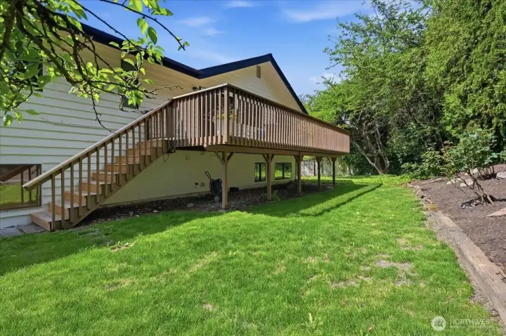Newer deck and lots of space for garden lovers!