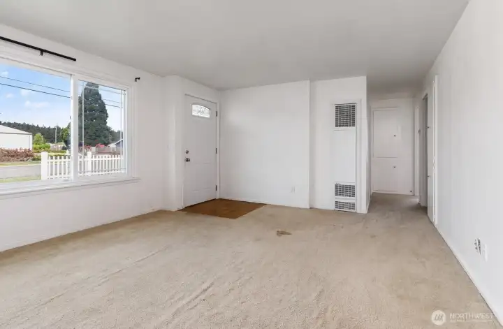 Main living room, under the carpet hardwood floors
