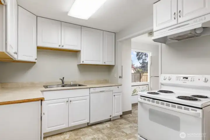 Kitchen w/dishwasher,  stove cabinets are updated