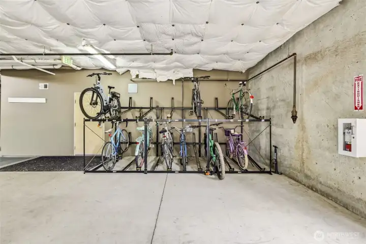 Bike storage area in the common garage Bike storage area in the common garage