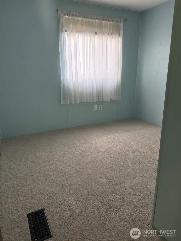 Guest bedroom