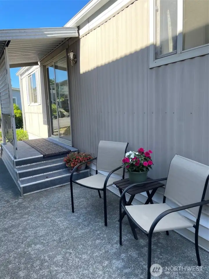 Side door patio off living room