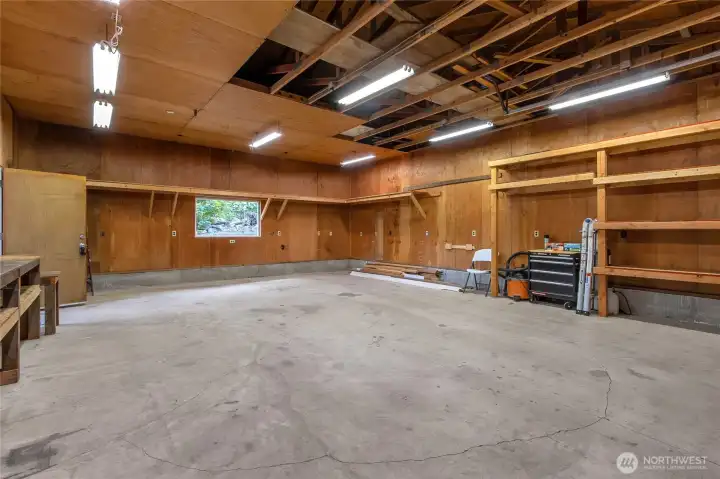 Additional 24’ x 30’ shop with 9' tall door