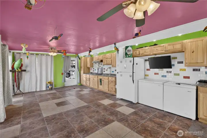 Enclosed Patio with Propane cooktop, fridge, and 2 freezers Enclosed Patio with Propane cooktop, fridge, and 2 freezers