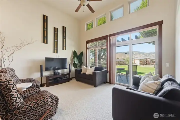 Vaulted ceilings in living room Vaulted ceilings in living room