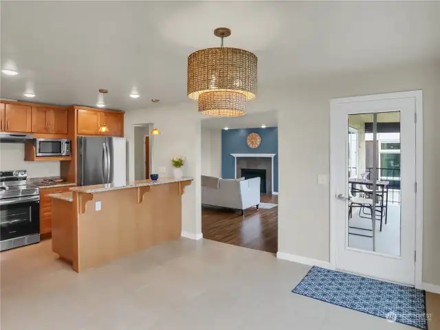 open concept from dining to kitchen.