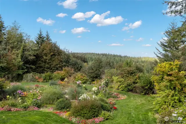 Views!!!  Colorful garden!  Valley view!  Water view!  Mountain view!