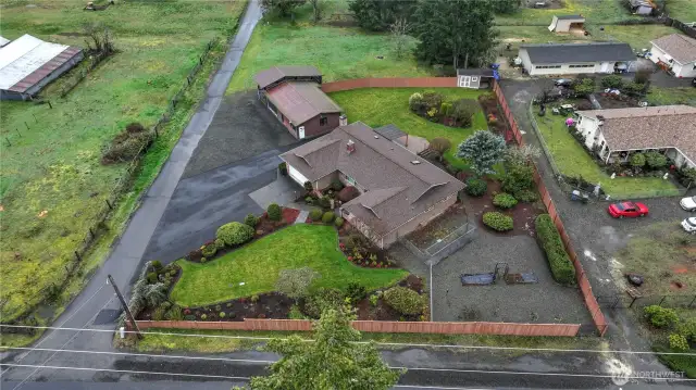 A Rambler on 1 Acre and great location.