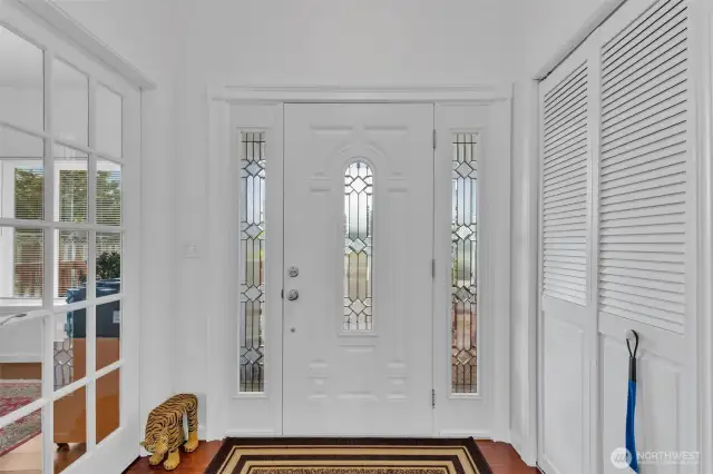 Front entry to this 1 story, 3 bedroom + den, 2.5 bath, 1780 Square Foot home. Nothing to do but move in and enjoy all the amenities that Ocean Shores has to offer.