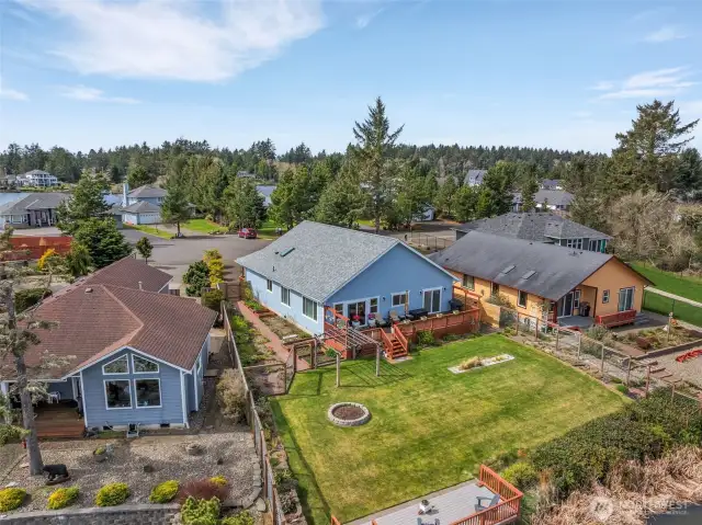 A quiet cul-de-sac with neighbors who care for their properties. An ideal location close to the Clubhouse, parks and beaches. But far enough away from the hustle and bustle in Downtown Ocean Shores.