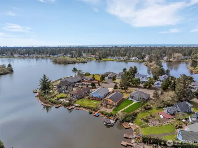 Here you can see the location of the home on Duck Lake. Its located on a quiet lagoon with the open waters of Duck Lake literally just around the corner. A perfect location to enjoy the benefits of the lake, without the noise of passing by boats
