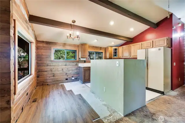 Main floor / kitchen