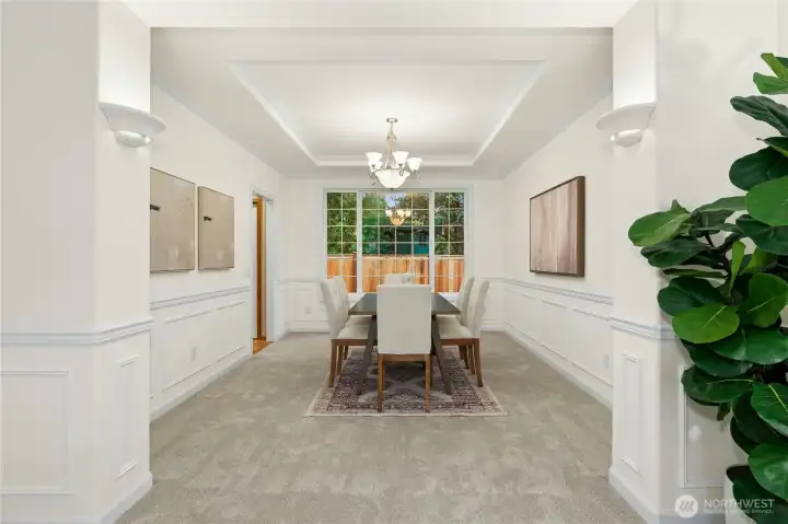 Beautiful tray ceilings w/crown molding