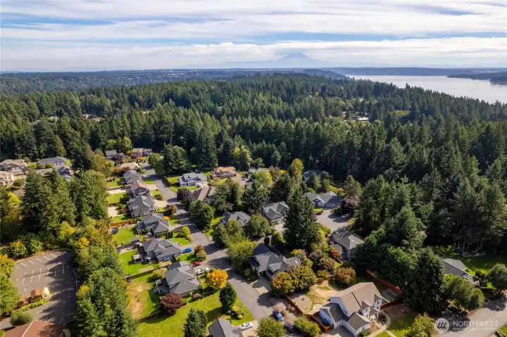 Bridlewood is situated near Artondale, Cromwell and Fox Island, beautiful corner of Gig Harbor