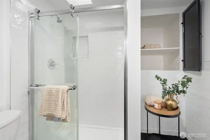 Full 5-pc bath on 2nd level