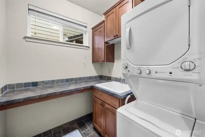 Laundry-Cabinets and Sink