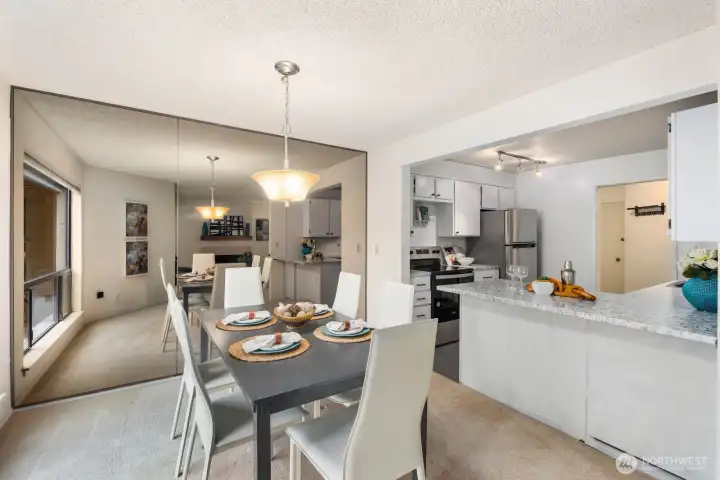 Dining/kitchen