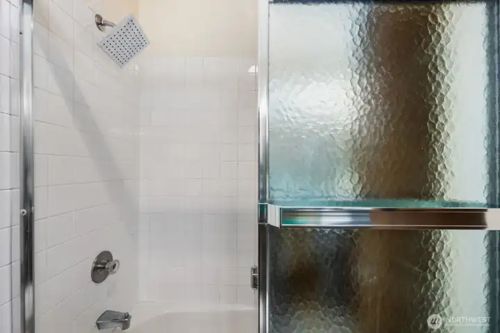 Second bathroom shower and tub