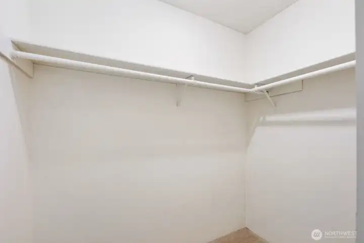 Third bedroom large walk-in closet