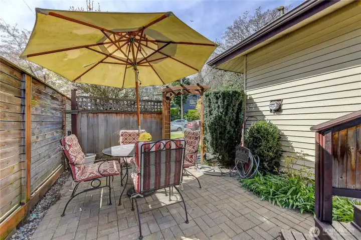 Cosy outdoor living.