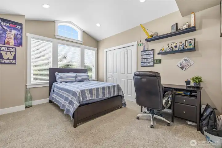 Upper bedroom #2