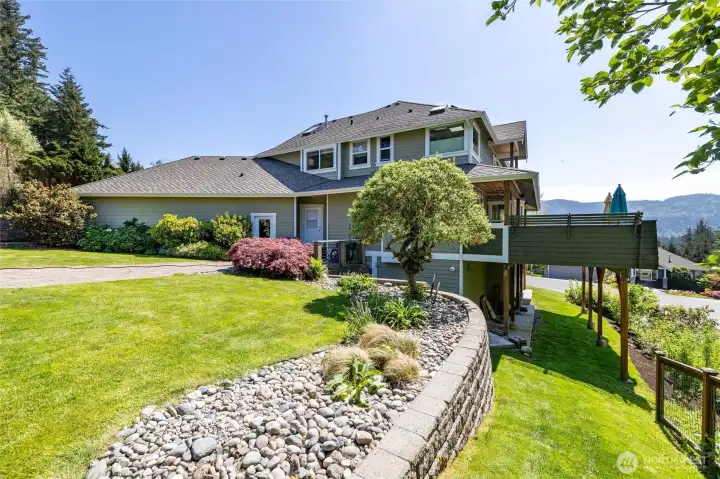Beautiful grounds and hardscapes